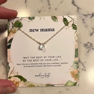 NWT dainty gold moonstone necklace